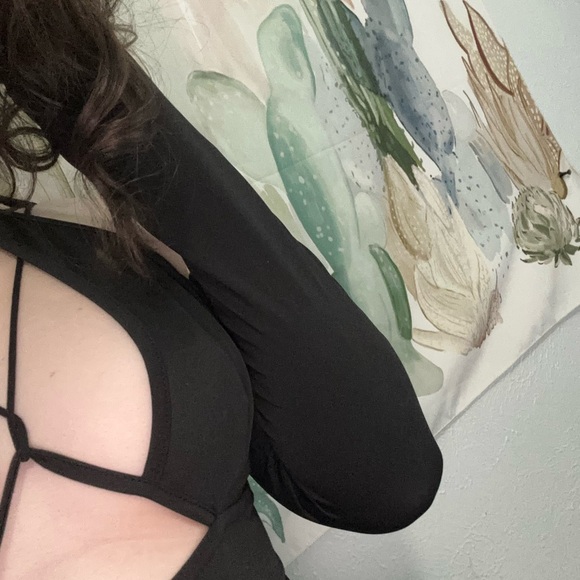 Going out top - Picture 4 of 4